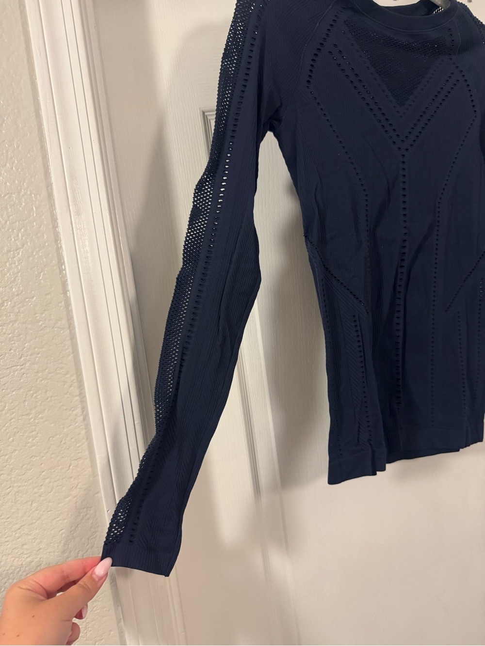 Athleta Navy Long-Sleeve Seamless Performance Top - Picture 5 of 8